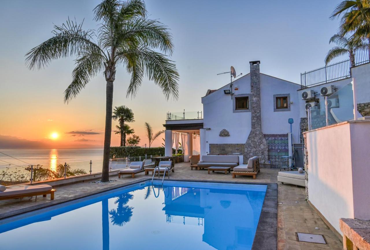 Luxury Taorum Villa With Spectacular Sea Views In Taormina Eksteriør bilde