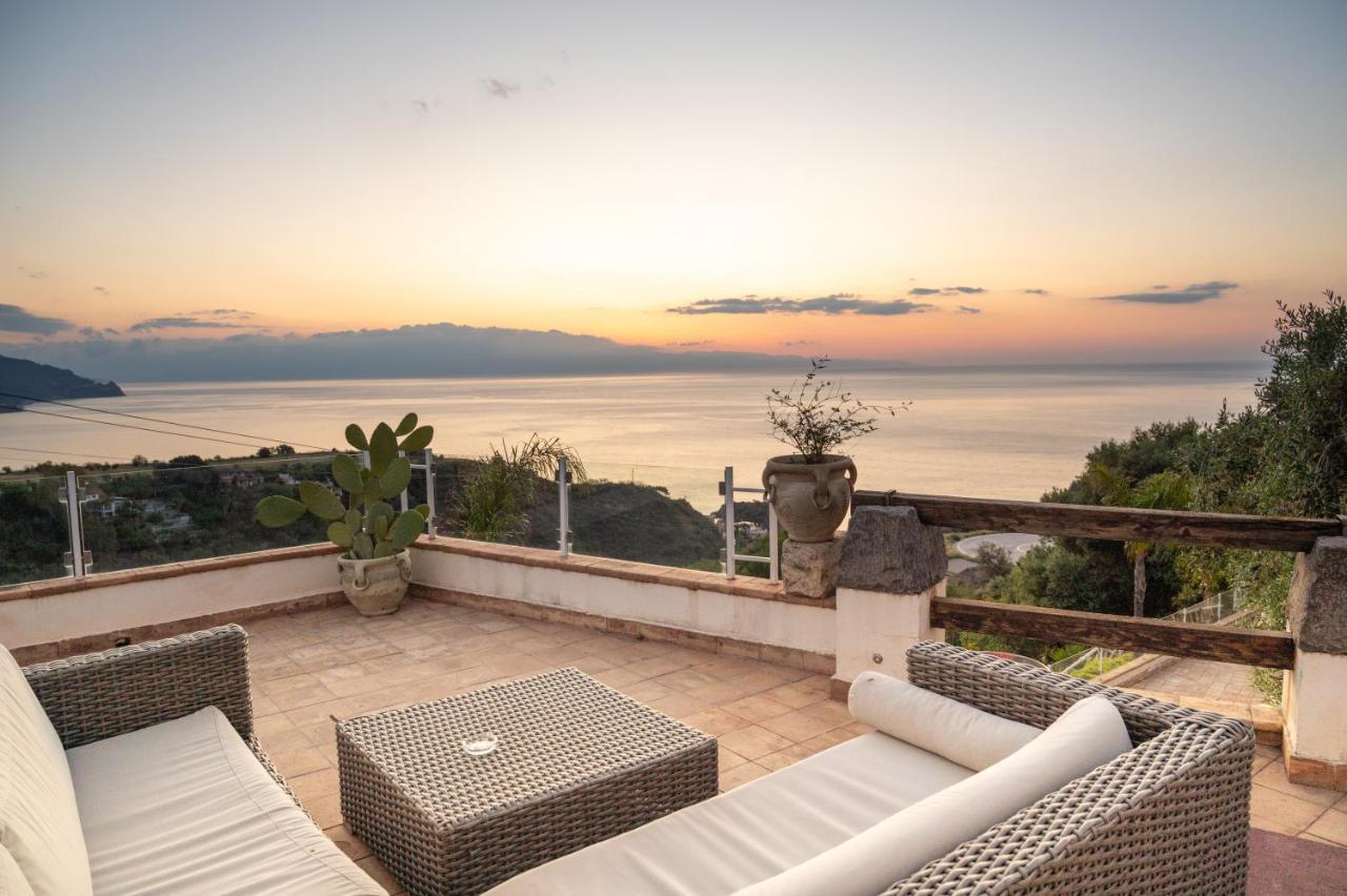 Luxury Taorum Villa With Spectacular Sea Views In Taormina Eksteriør bilde